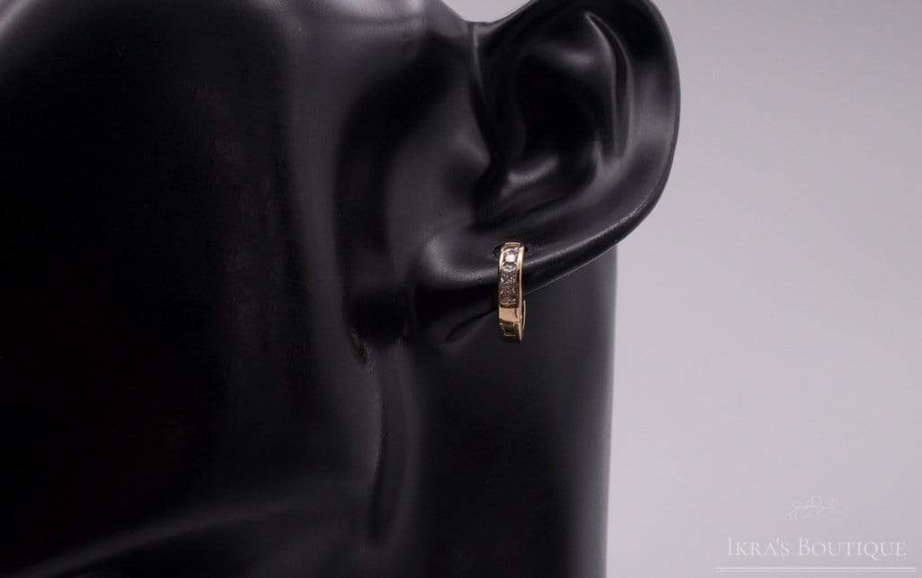 Berceste series Rundohrringe mit Zirkonia Einfassung - Ikra's Boutique