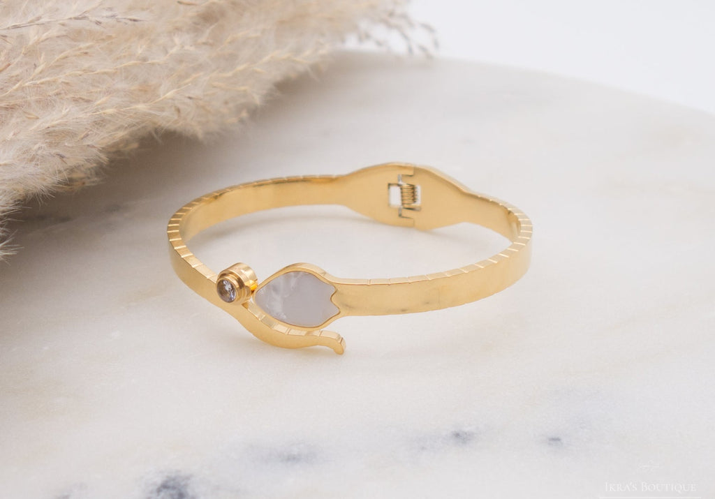 Gold Ummanteltes White Snake Armband - Ikra's Boutique